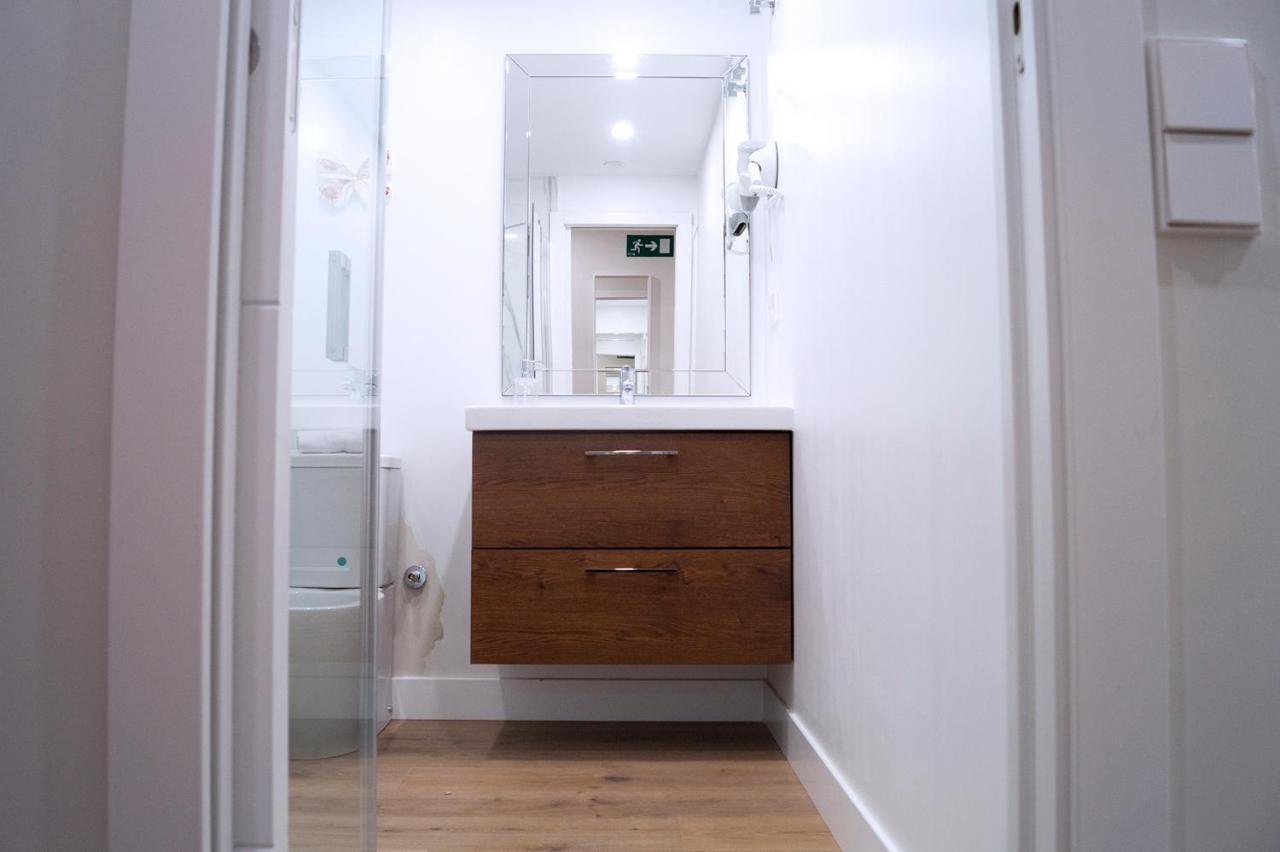Moncloa Room Apartments Madrid Ngoại thất bức ảnh