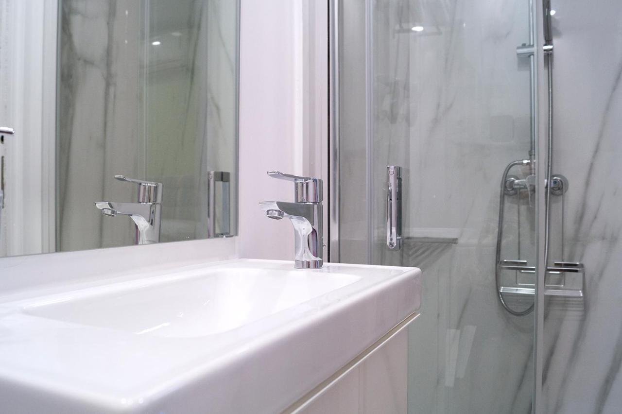Moncloa Room Apartments Madrid Ngoại thất bức ảnh